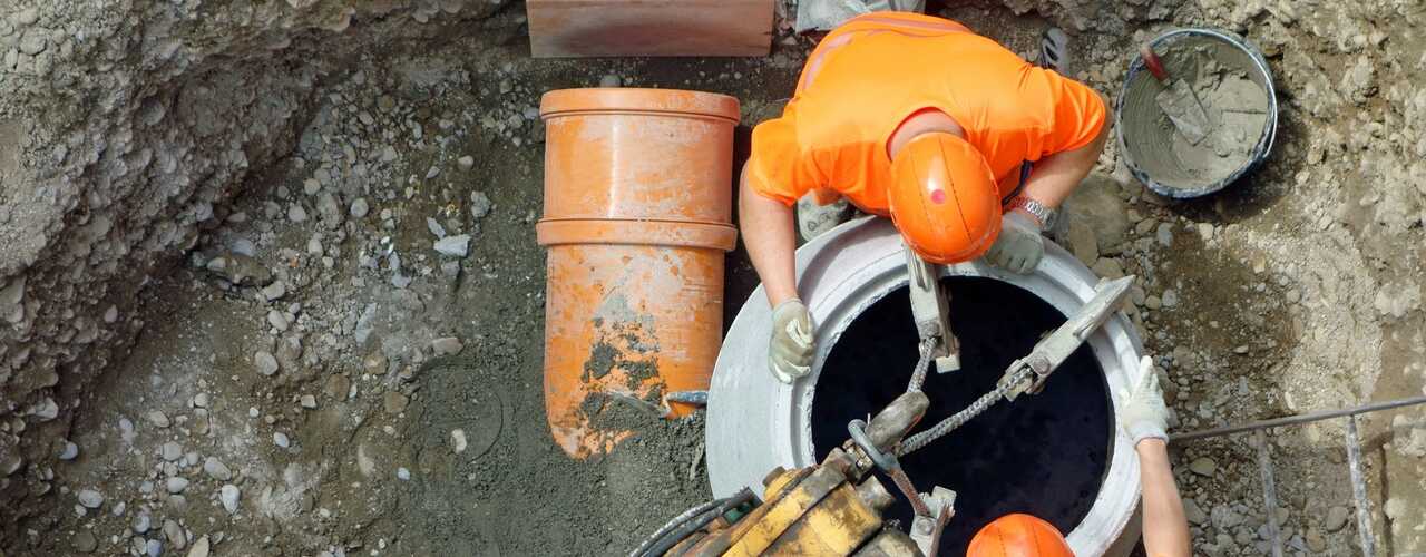 Artykuł: Kanalizacja zewnętrzna domu – podłączenie do sieci kanalizacyjnej
