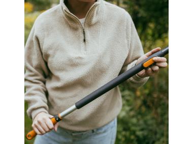 Zdjęcie: Trzonek teleskopowy aluminiowy rozmiar M, 119 cm - 174 cm One Click FISKARS