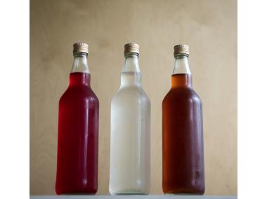 Zdjęcie: Butelka 700 ml na wódkę z zakrętką 631406 BROWIN