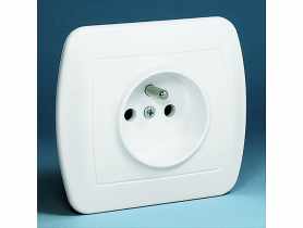 Gniazdo pojedyncze z uziemieniem AGZ1 białe ECOLINE