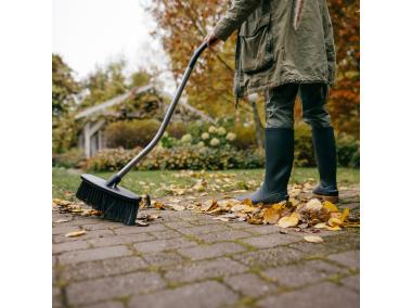 Zdjęcie: Szczotka uniwersalna Ergonomic wygięty trzonek FISKARS