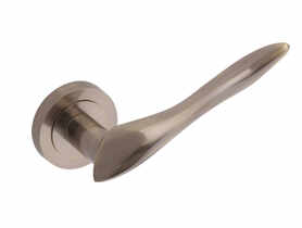 Klamka wewnętrzna Stilla DH-93A szyld dzielony okrągły mosiądz antyczny GAMET BASIC LINE