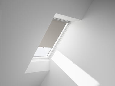 Zdjęcie: Roleta przyciemniająca RHZ SK00 4219 na haczykach VELUX