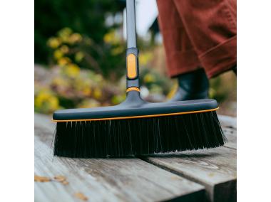 Zdjęcie: Szczotka uniwersalna szeroka, głowica One Click FISKARS