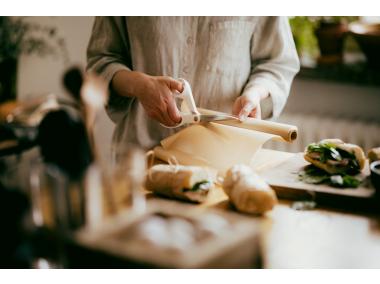 Zdjęcie: Nożyczki uniwersalne FF 25 cm białe FISKARS