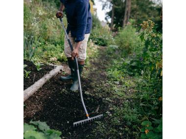 Zdjęcie: Grabie 14-zębne Ergonomic wygięty trzonek FISKARS