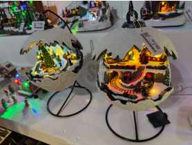 Bombka scenka świateczna tradycja 24 cm, z ruchem i muzyką KOOPMAN