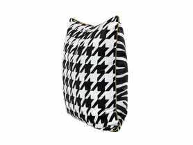 Poszewka zebra i pepitka chic obsession no.2 biało-czarna+złota obszywka 45x45 cm CHIC HOME