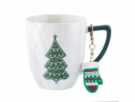 Kubek baryłka choinka 440 ml Winter wool z brelokiem ALTOM DESIGN