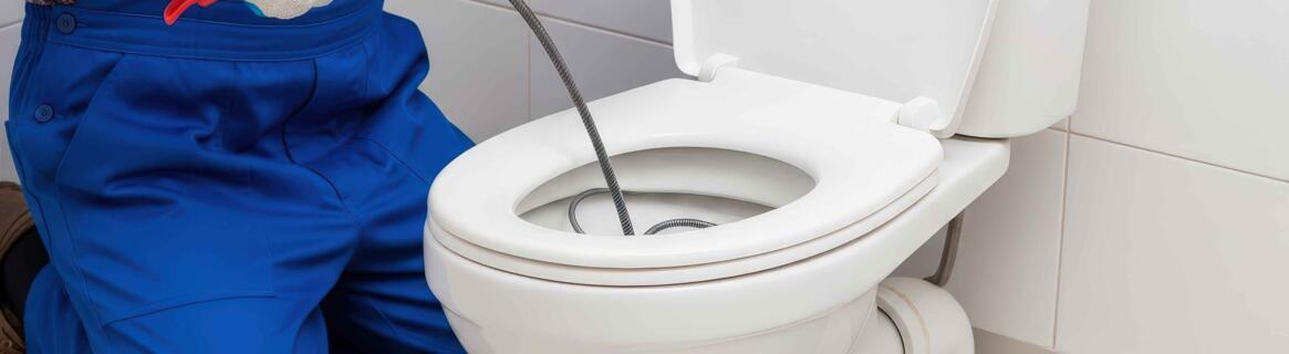 Jak używać spirali do WC, rur?