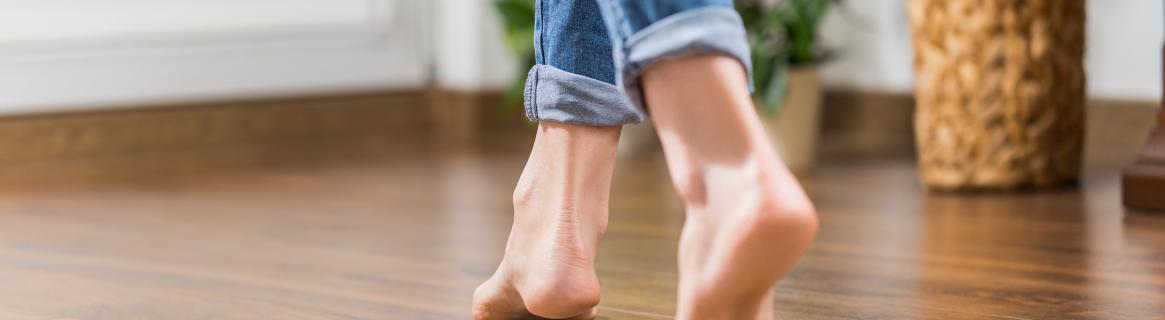 Jak zapewnić ciszę w mieszkaniu – izolacja akustyczna podłóg i sufitów