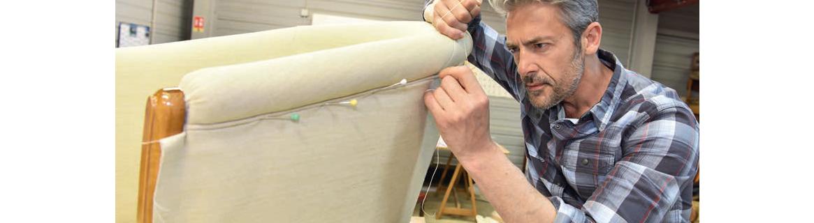 Tapicer na wagę atłasu