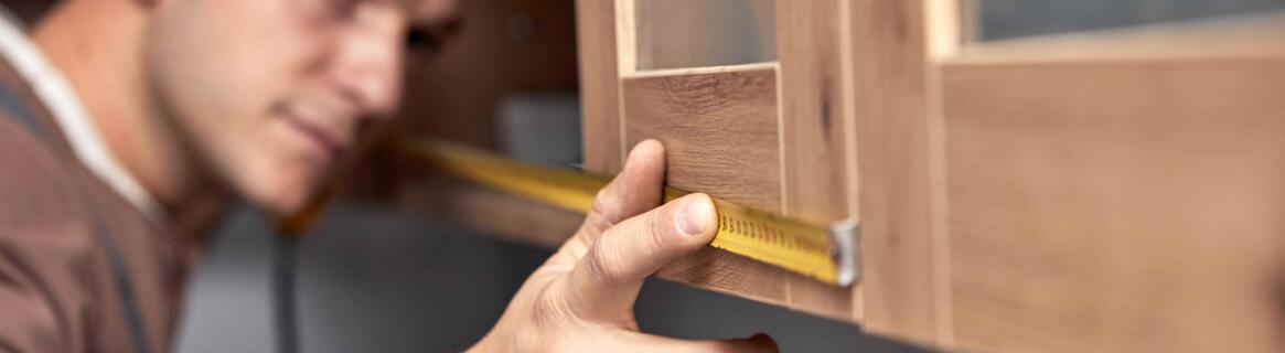 Jak mocować szafki wiszące do ściany?