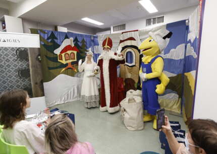 Grupa PSB Handel S.A. wspiera małych Pacjentów podczas mikołajkowej akcji w Świętokrzyskim Centrum Pediatrii